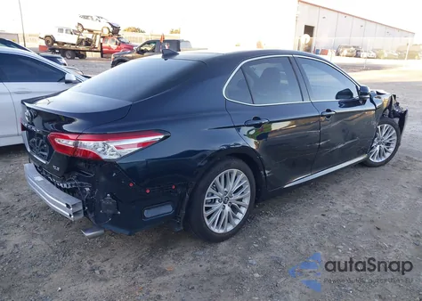 2020 Toyota Camry Xle z USA, uszkodzony, nr VIN 4T1F11AK6LU859115